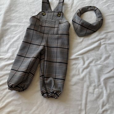 Syede overalls til baby og savlesmæk